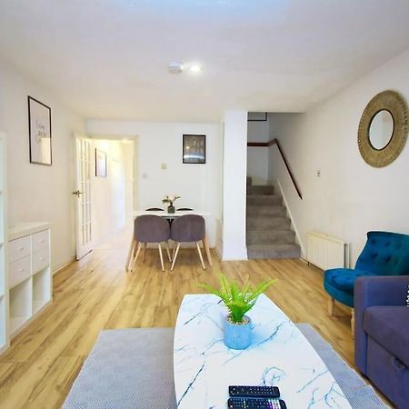 דירות לונדון Two Bed House Near Kings Cross מראה חיצוני תמונה
